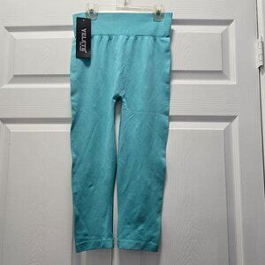 NWT Yelete Crop Leggings Mint One Size